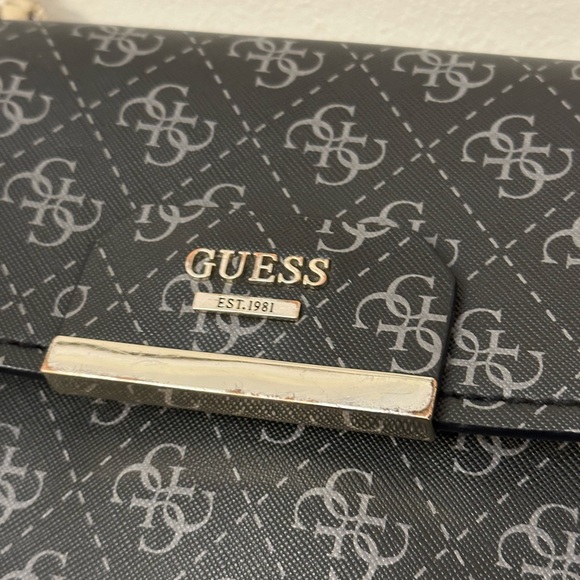 GUESS | Ryann Mini Crossbody Bag | Preloved - Picture 10 of 15